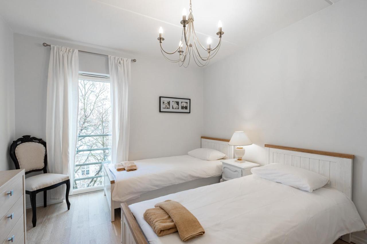 Apartment Airhome - Black&white *