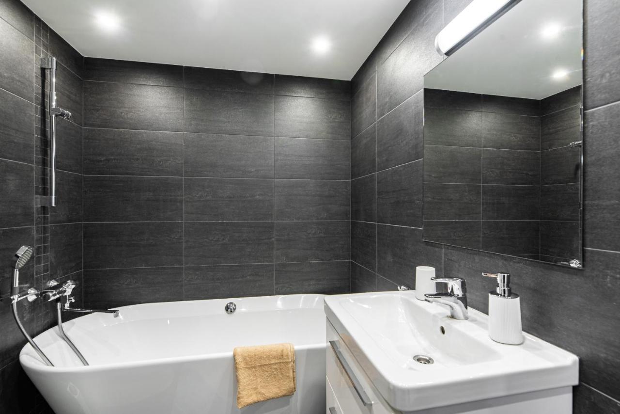 Apartment Airhome - Black&white Tallinn