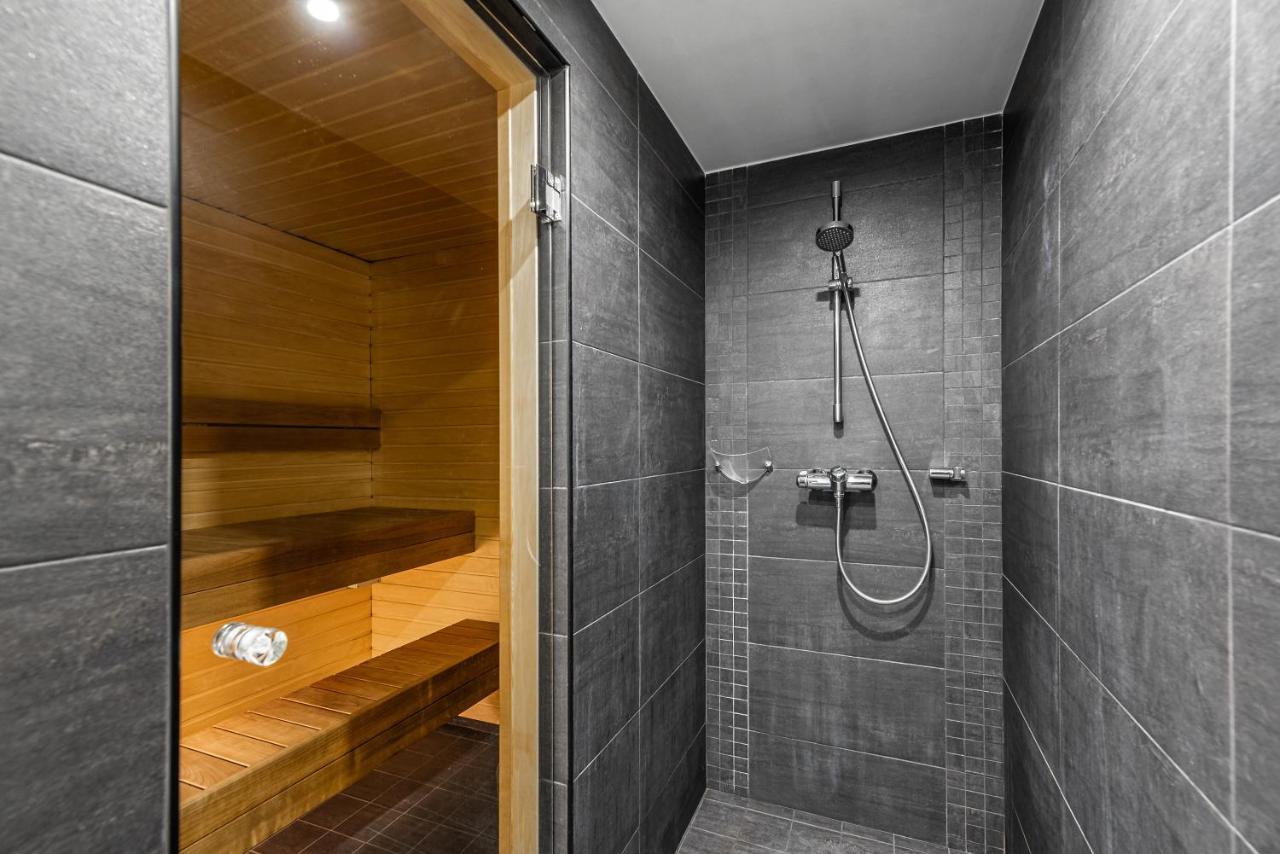 Airhome - Black&white Apartment Tallinn