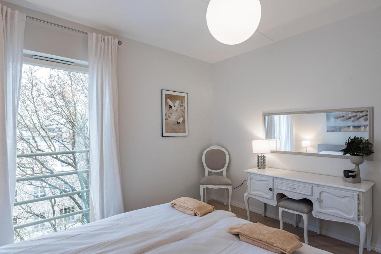 Apartment Airhome - Black&white *