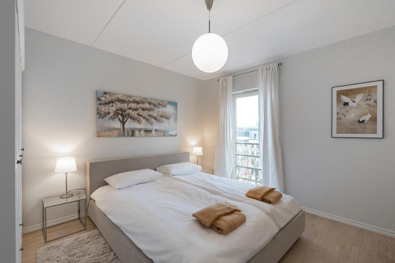 Airhome - Black&white Apartment