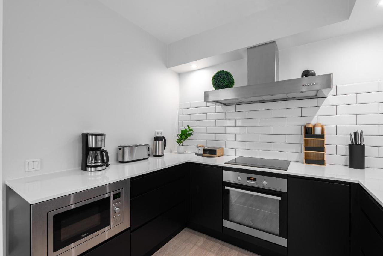 Apartment Airhome - Black&white Tallinn