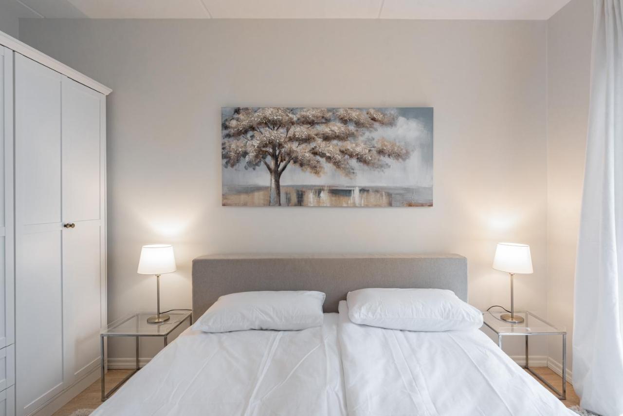 Airhome - Black&white Apartment